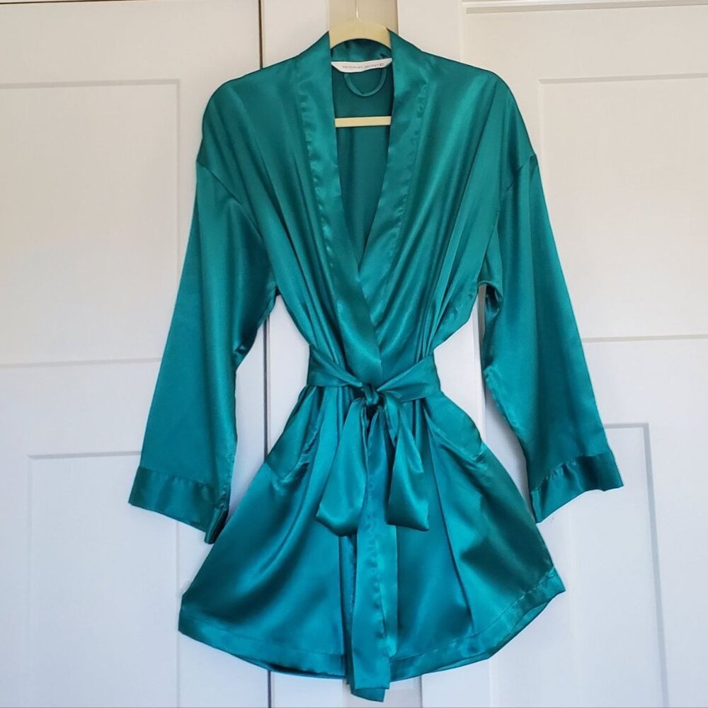 Victoria"s Secret Silky Vibrant Green Robe. Size OS